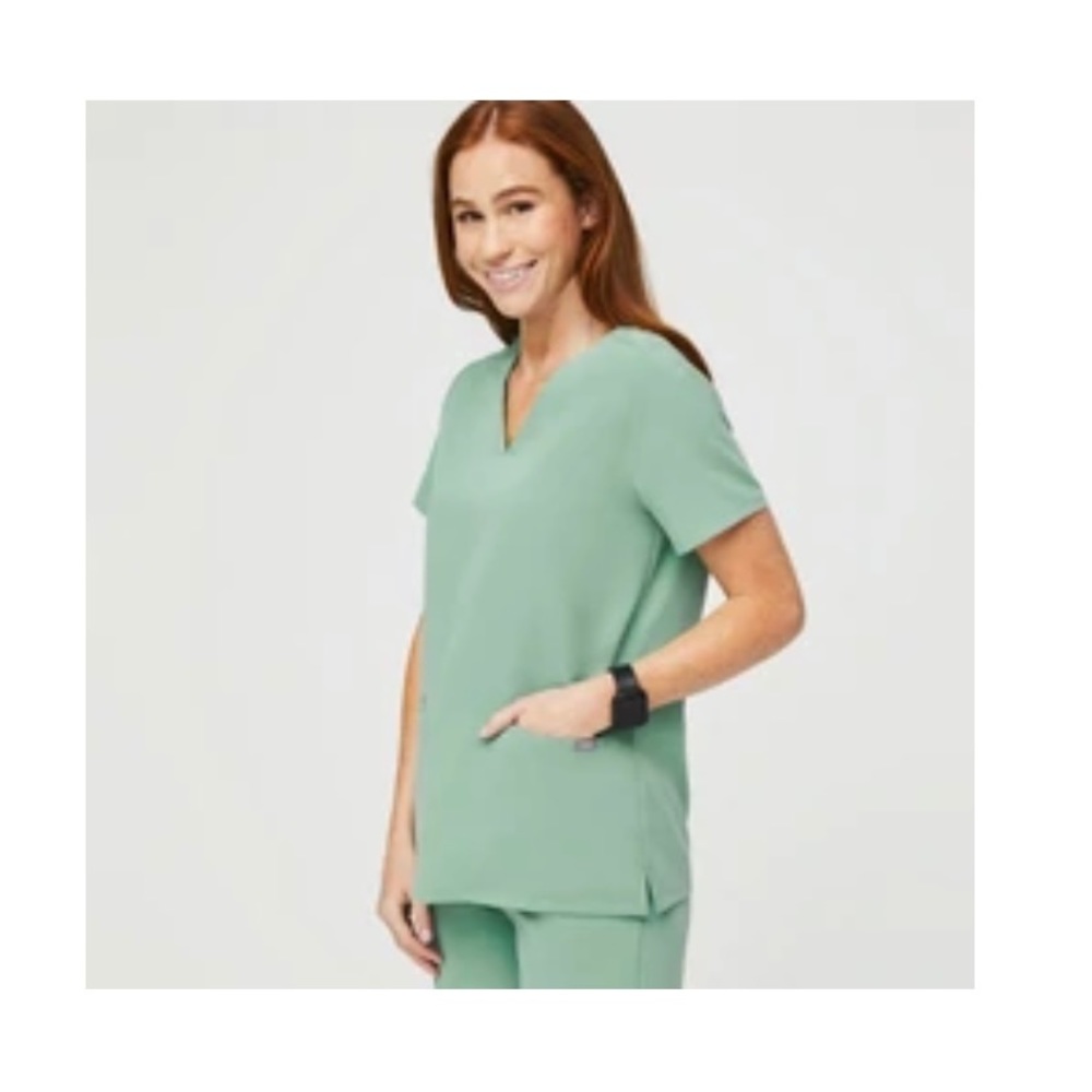 FIGS JADE CASMA TOP